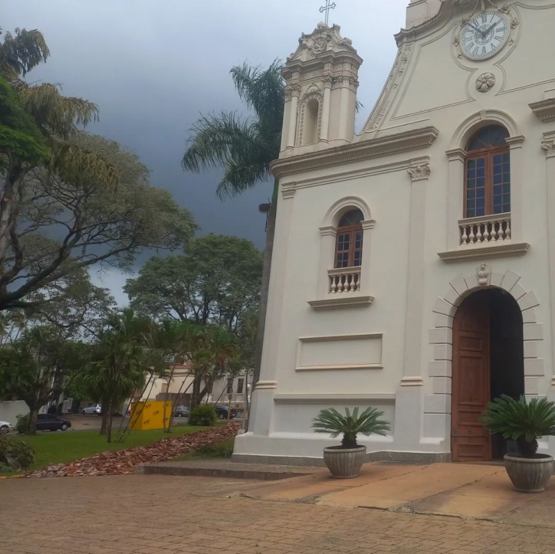 Noticia iniciada-a-revitalizacao-da-praca-da-igreja-matriz
